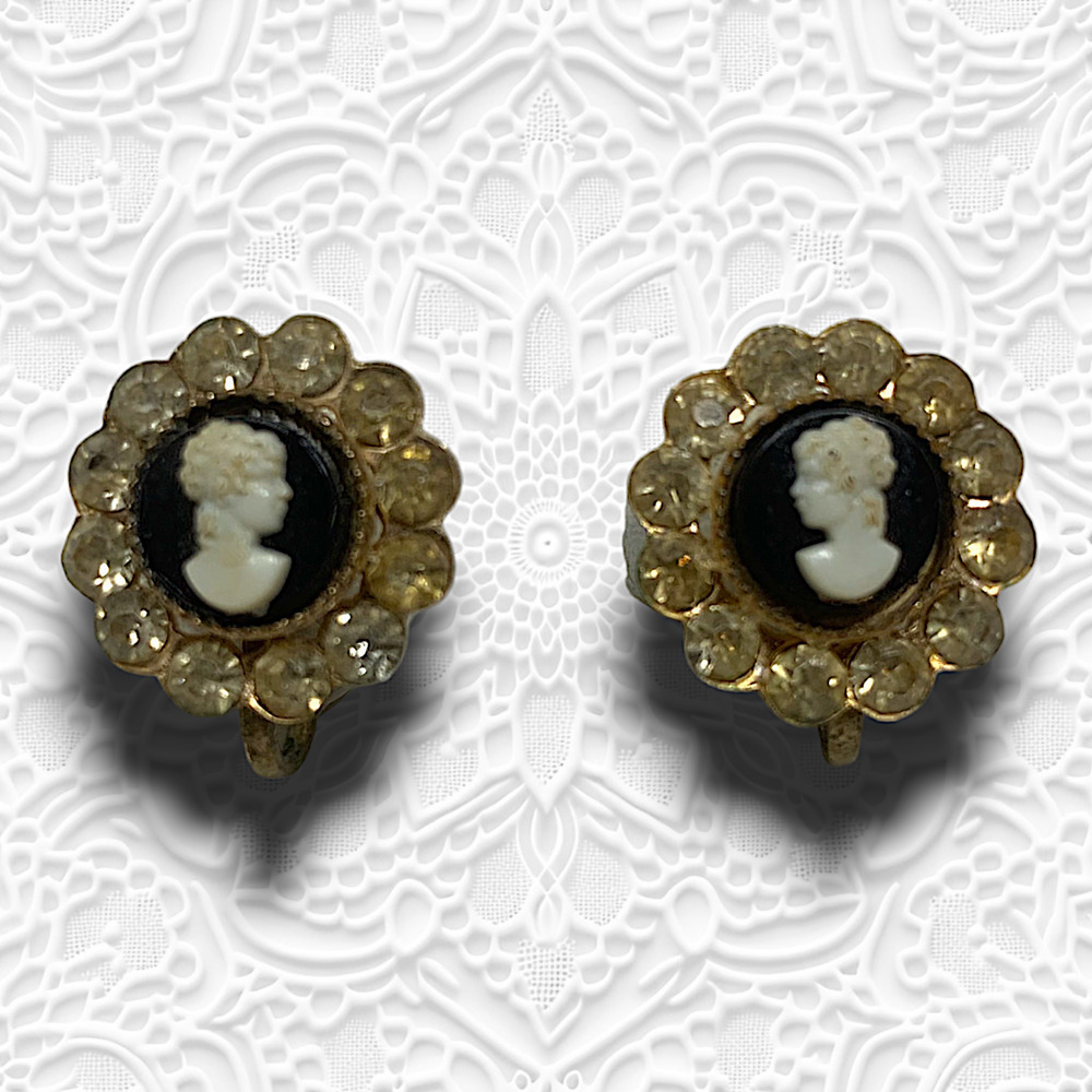 Vtg 1950's Petite Cameo Rhinestone Frame Screw Back Earrings Romantic Victorian